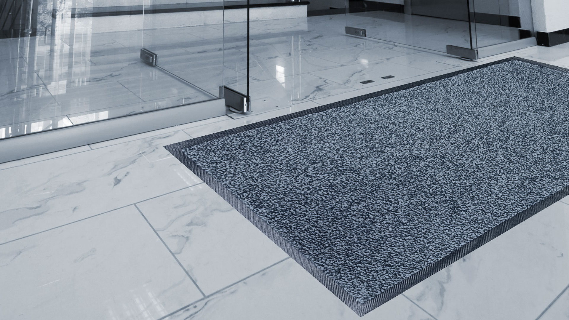 Hellblaue Schmutzfangmatte meliert im Flur